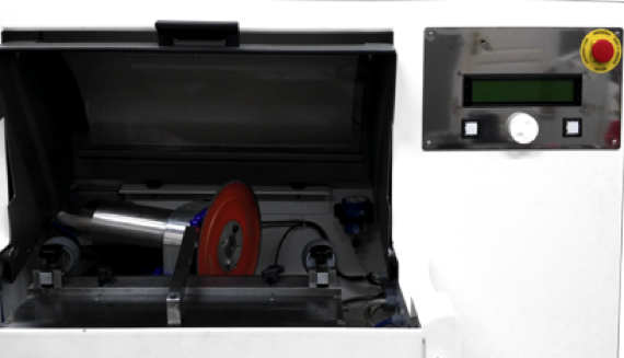 Control panel with LCD screen to adjust the working programs on the band saw sharpening machine ELITE SC PRO