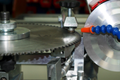 The cooling in the circular saw improves the sharpening quality. Optionally available on Elite MD