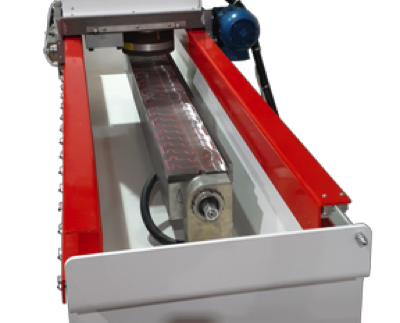 Knives magnetic chuck on knives grinding machine ELITE CU as standard