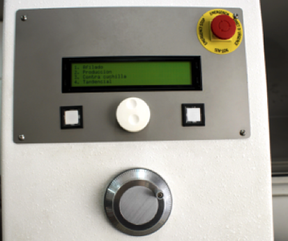 LCD screen easy to use on the automatic CNC knives grinding machine ELITE CC PRO