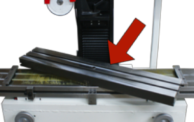 Working table 360º rotation with graduation for a precise job on ELITE 70 universal cutter grinding machine